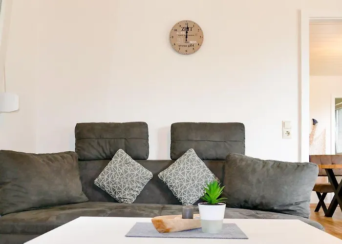 Ferienhaeuser Kiebitzsee * Falkenburg